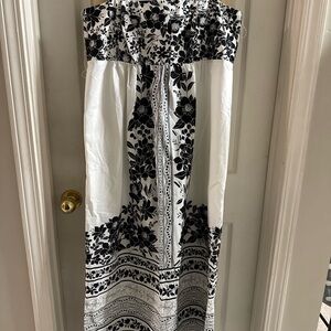 London Times Black and White Floral Maxi Skirt